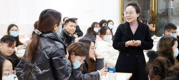 宁强 专家指导+名师授课+培优补弱+日清月结的教学模式