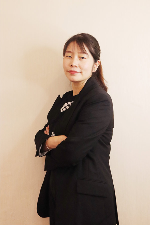 宁强吕瑶 本科学历,毕业于陕西师范大学