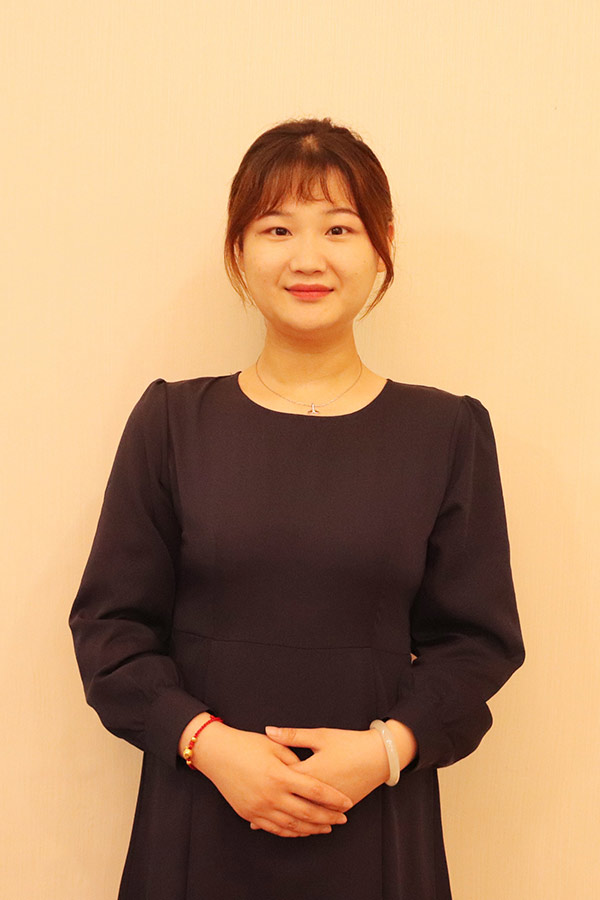 宁强文哲 本科学历，优秀班主任